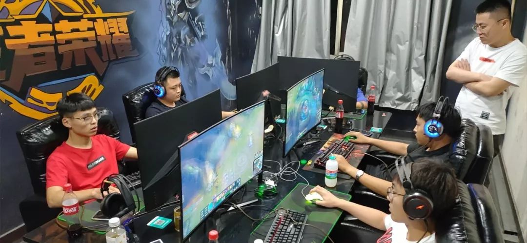 帮助队友们 帮助队友们